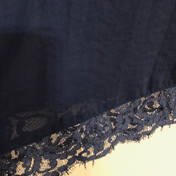 Navy lace lined top - Picture 4 of 4
